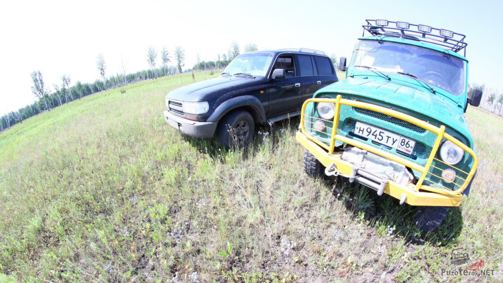 УАЗ и land cruiser в путешествии