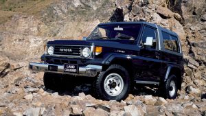 Toyota land-cruiser 1990 года на курумнике в горах