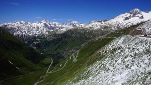 Высокогорный участок перевала Фурка в Швейцарских Альпах