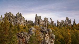 Рваные скалы Инзерских Зубчаток в Башкирии