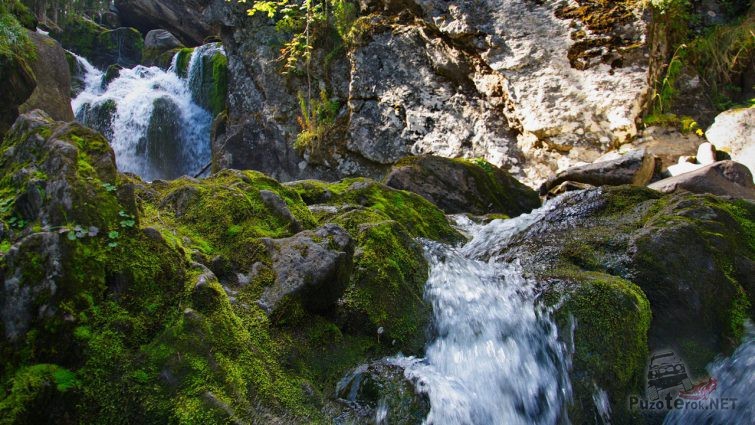 Каскад водопадов на реке Жигалан