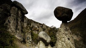Гигантские каменные грибы
