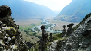 Каменные грибы над рекой Чулышман