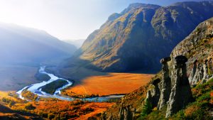 Красочная долина Чулышмана ранней осенью
