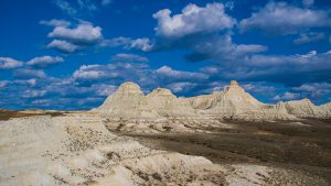 Меловые скалы в казахской степи