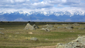 Баргузинский хребет над садом камней