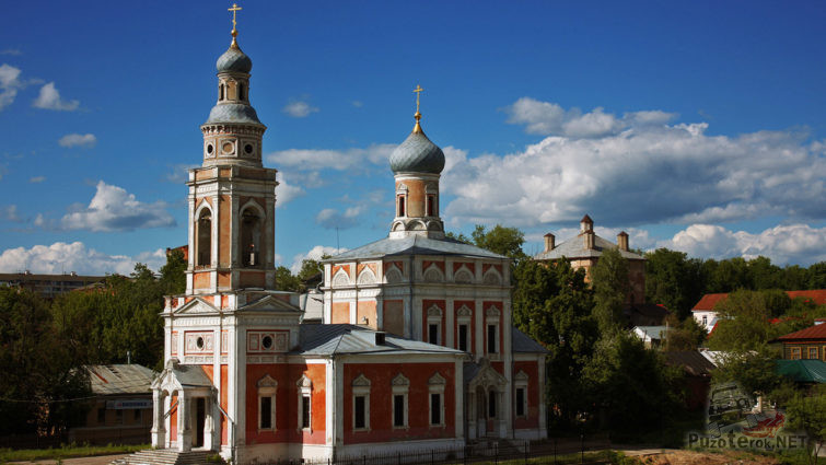 Крестовоздвиженская церковь в Серпухове