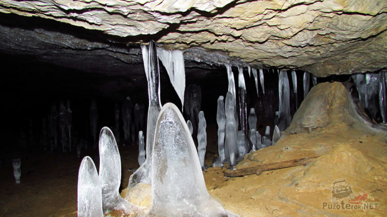 Один из залов пещеры Сухая Атя