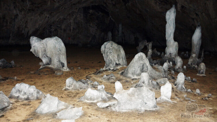 Аскинская пещера-ледник у ручья Аскын